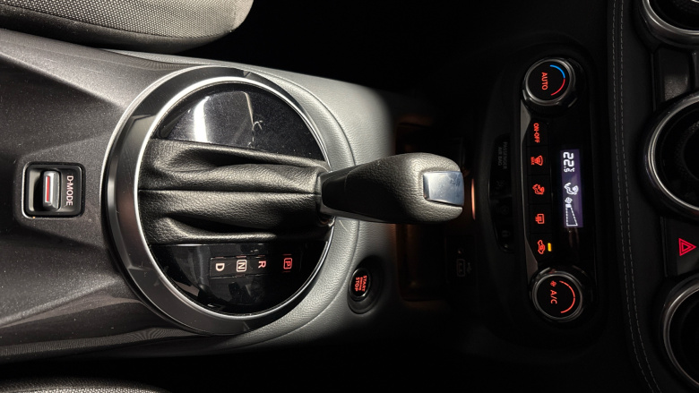 Nissan Juke 1.0 DiG-T 114 N-Connecta 5dr DCT Petrol Hatchback